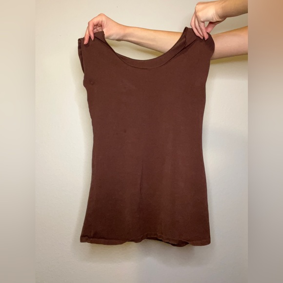 Comfortable, strech brown top - Picture 2 of 3